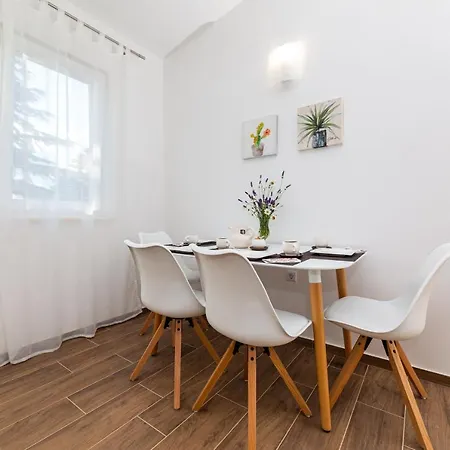 Nada 1 Apartman *