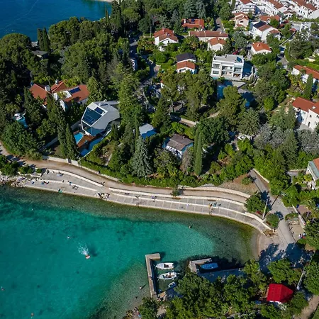 Apartman Nada 1 *