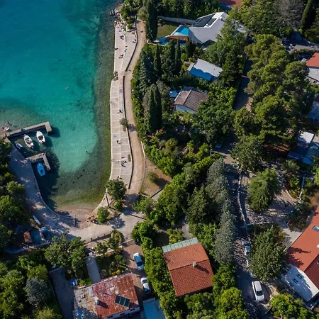 Apartman Nada 1 *